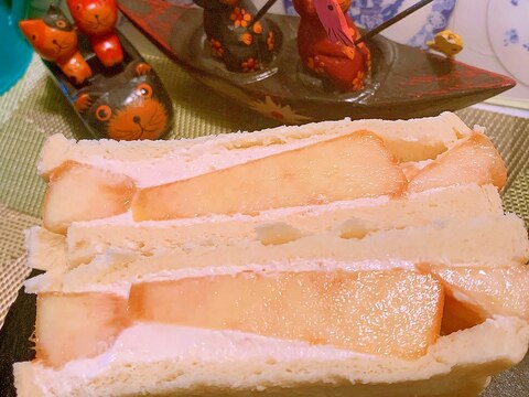 桃のハニーライムヨーグルトクリームサンド